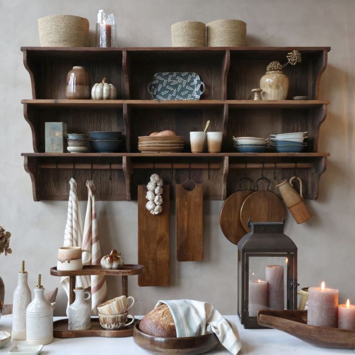 Grimaud hylle med kroker fra Chique Antique