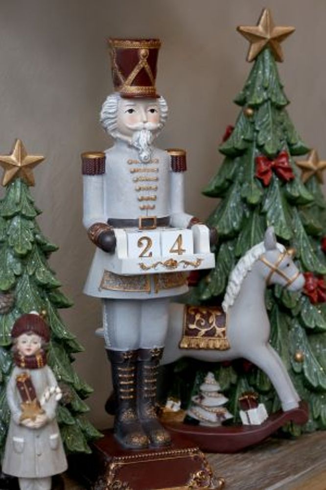 Noël Nøtteknekker med kalender fra Chique Antique