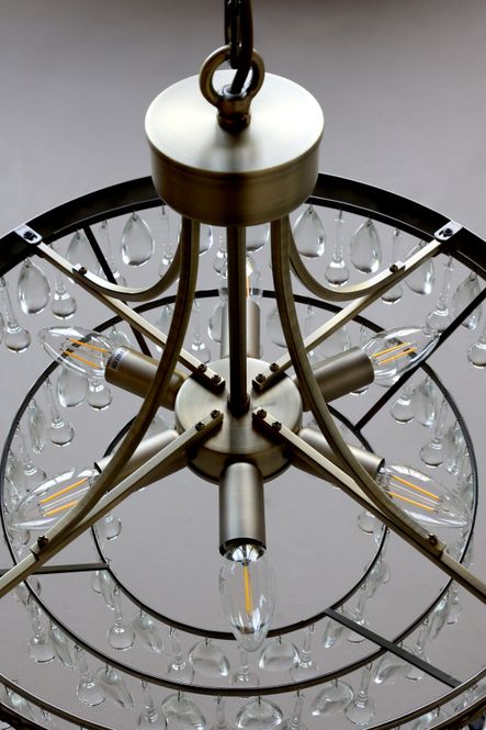 Hovedbilde Versailles Lysekrone Med Dråpeformede Glassprismer fra Chique Antique