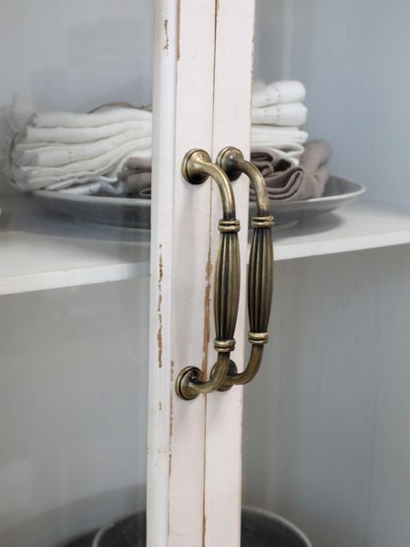 Hovedbilde Vitrineskap med 4 glassdører fra Chic Antique