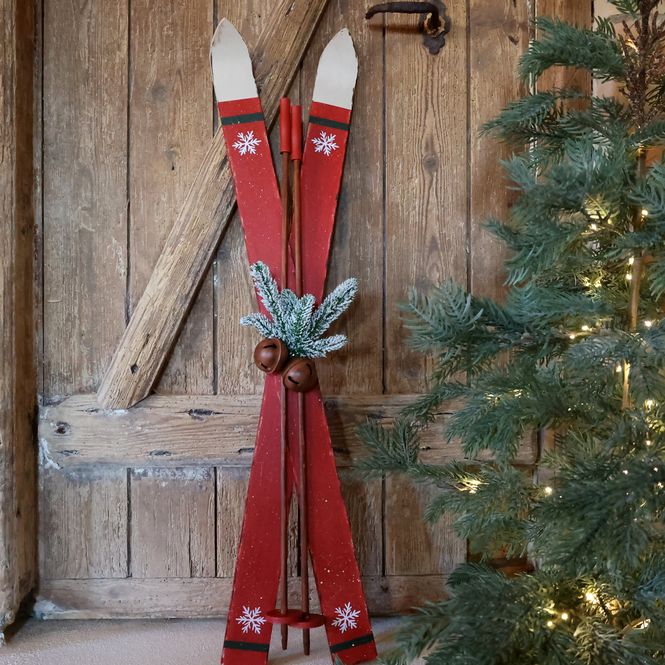 Hovedbilde Cherry Vintage ski med staver til dekor fra Chic Antique