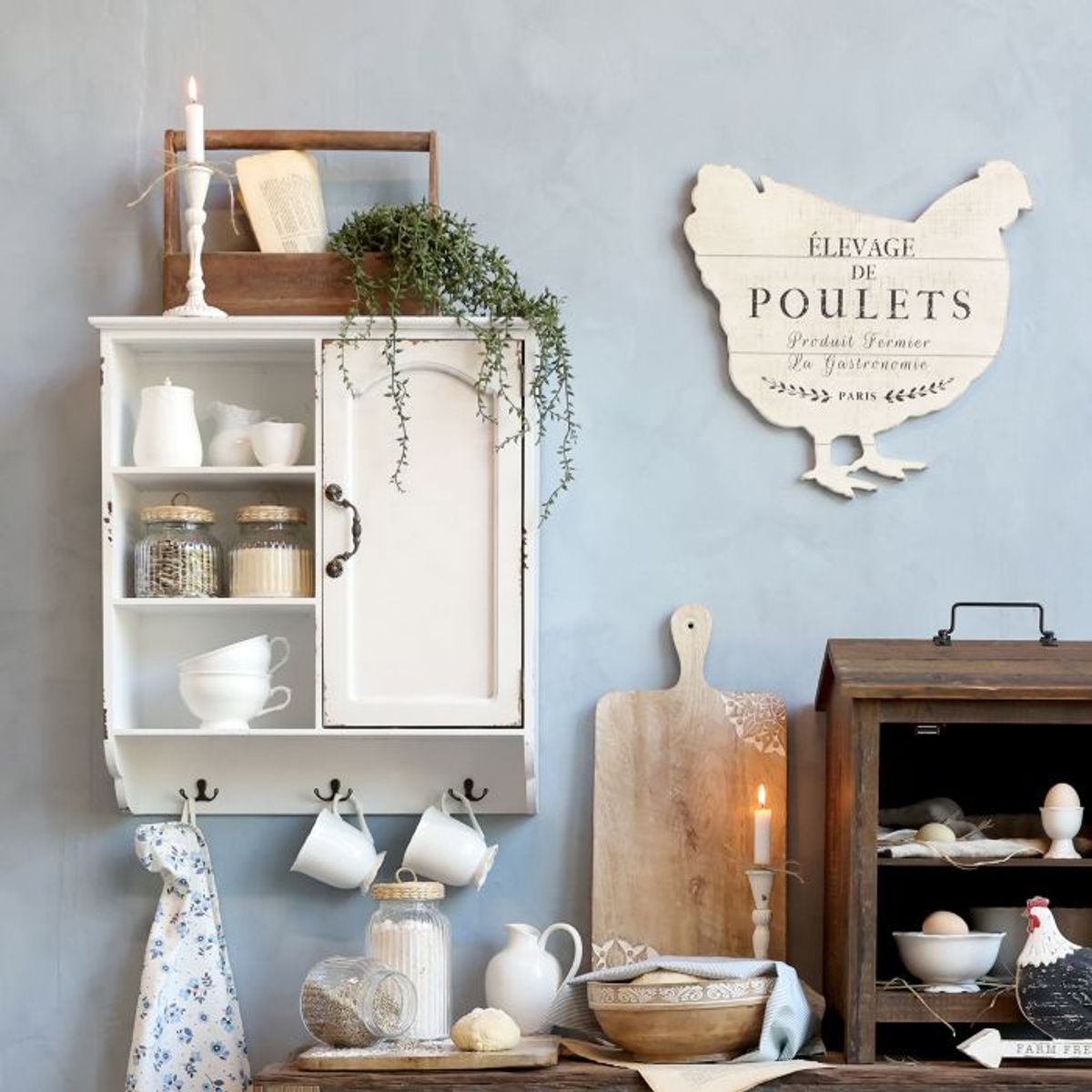 Skap med dør og 3 hyller fra Chic Antique
