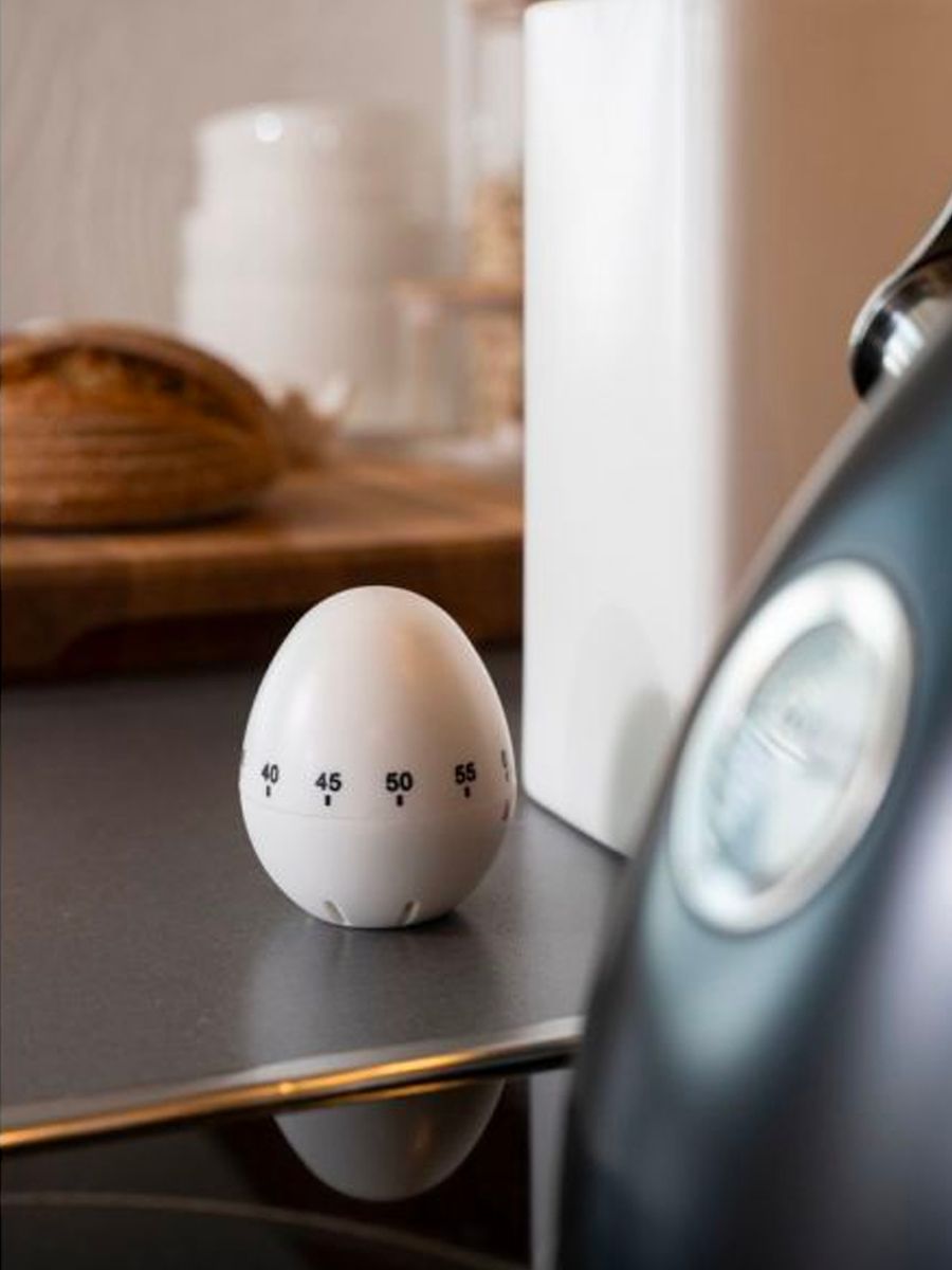 Kjøkkentimer egg i sort eller hvit fra Maku