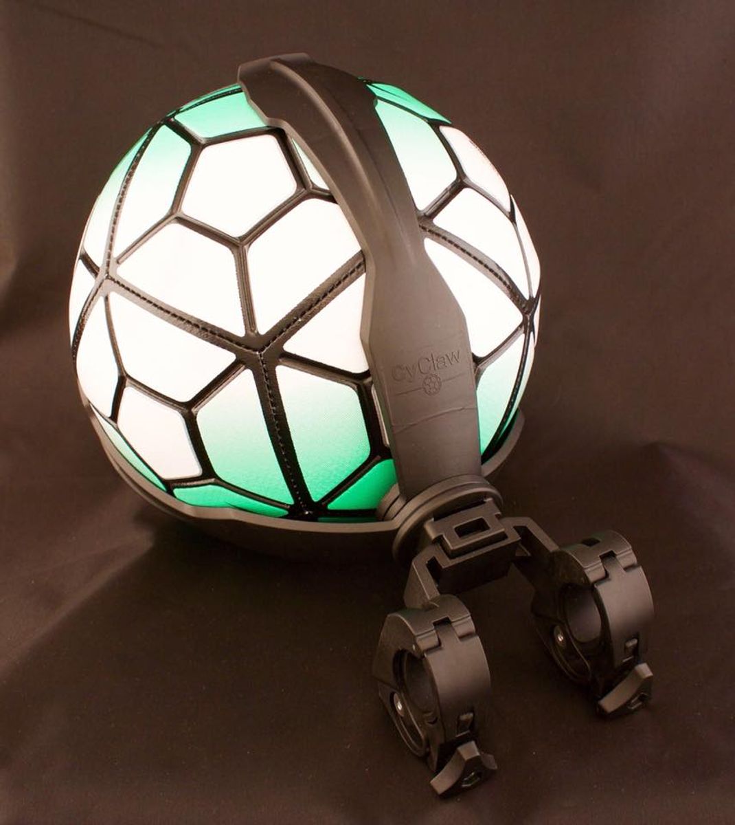 CyClaw - Fotball holder for sykkel eller sparksykkel