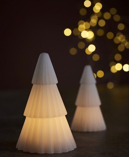 Hovedbilde 2 pk Naturtro stearin juletre med ledlys