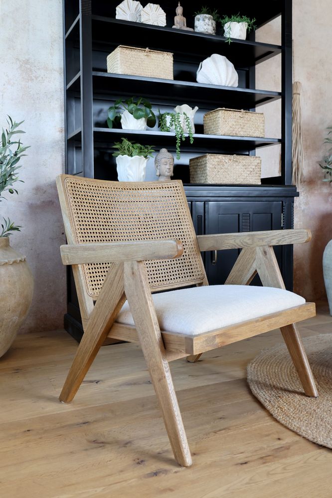 Loungestol med stofsete og flettet rygg fra Chic Antique